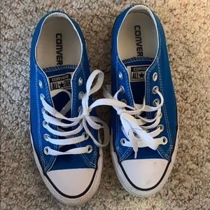 Blue converse low tops